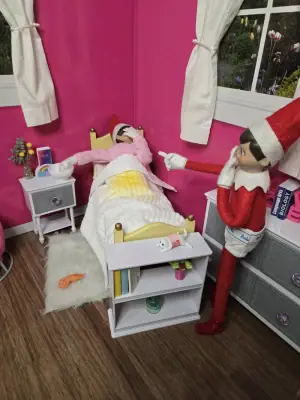 Elf plays wet the bed joke