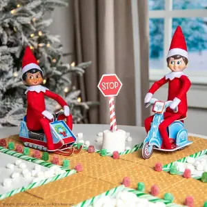Elf scooter showdown at the candy crossroads!